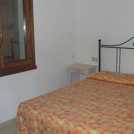 Close Up Hotel *
